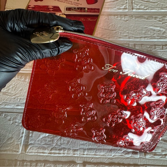 New Too Faced Cinnamon Bear Limited Edition Eye, Cheek & Lip Makeup Collection - Picture 7 of 16